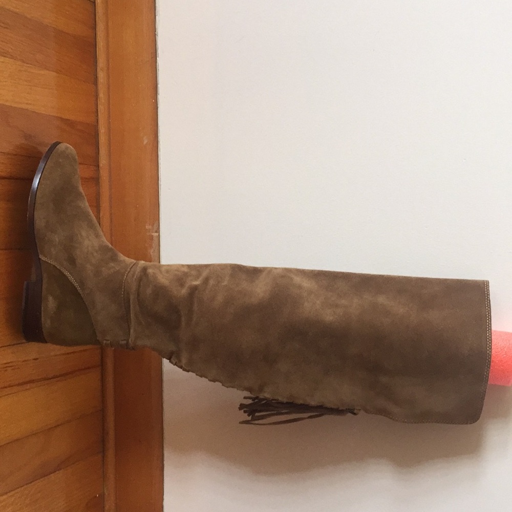 Boots - Picture 2 of 8
